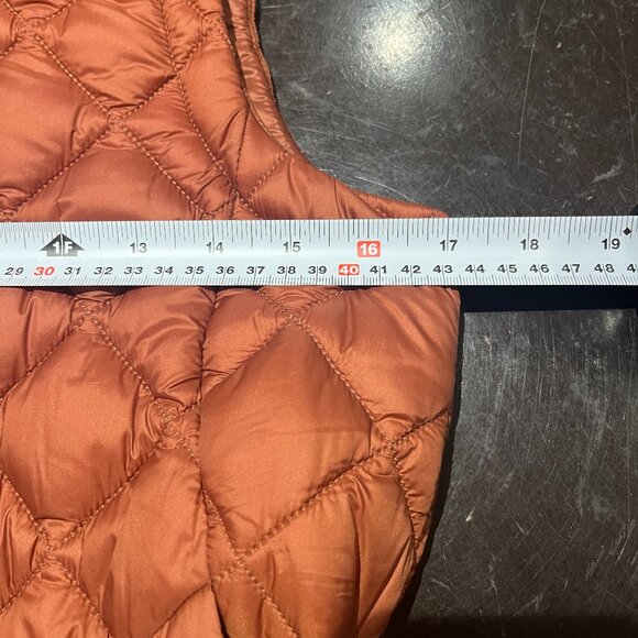 Athleta Whisper Featherless Puffer Vest - Picture 11 of 12